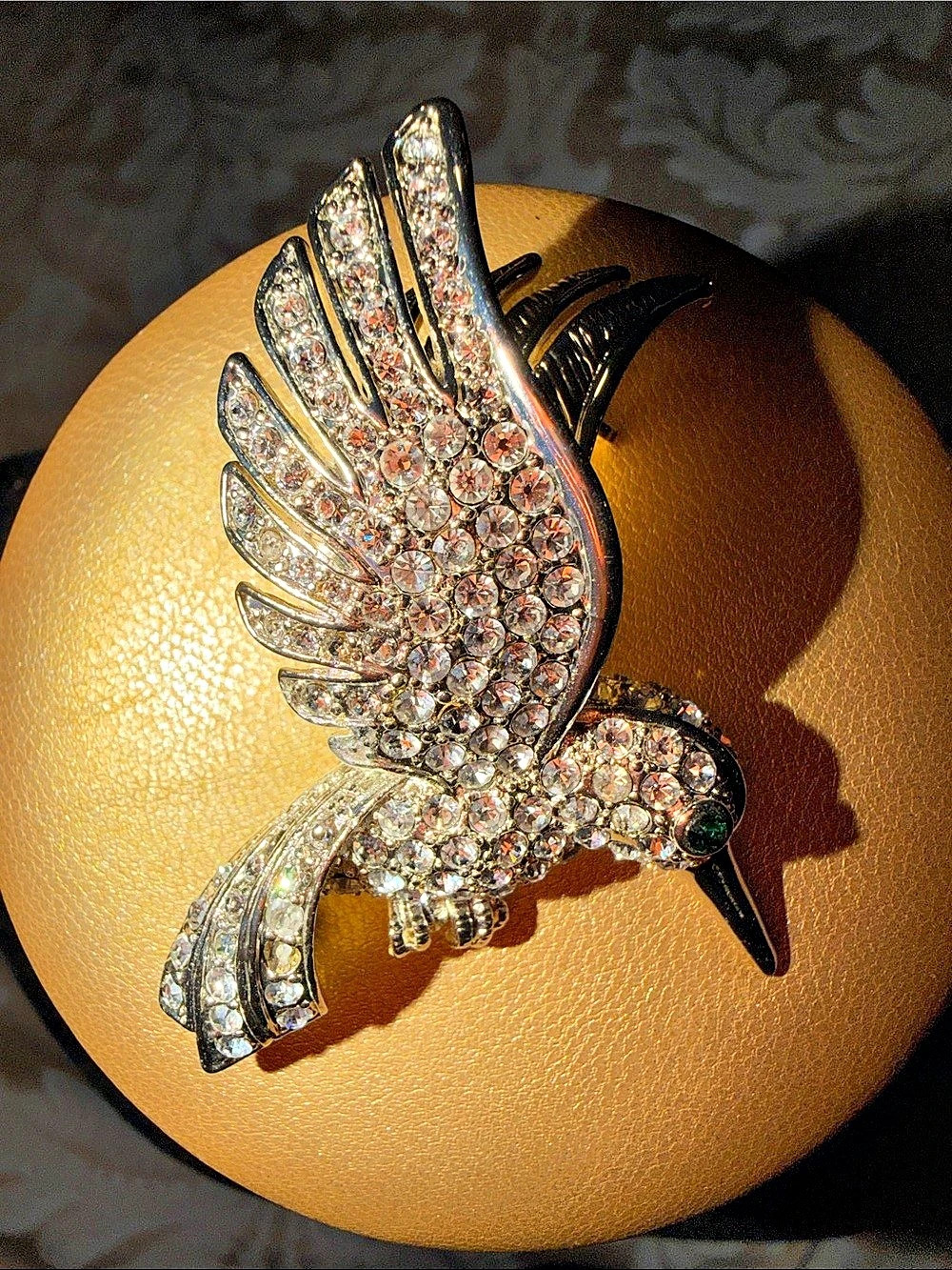 Hummingbird Rhinestone Brooch in Silver & Green Like New
